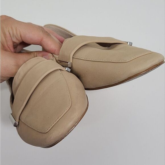 Gianni Bini Beige LeatherĀ OfficeāLoafersāSizeā5.5ā - Picture 4 of 9